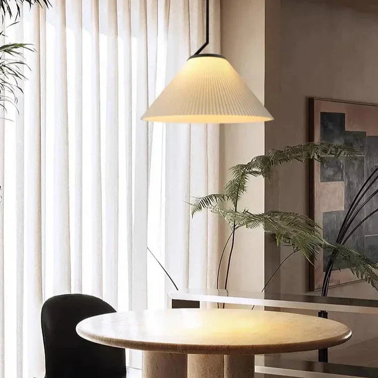 Velora Cream Pleated Pendant Lamp With Warm Light And Soft Scandinavian Style | Snurv