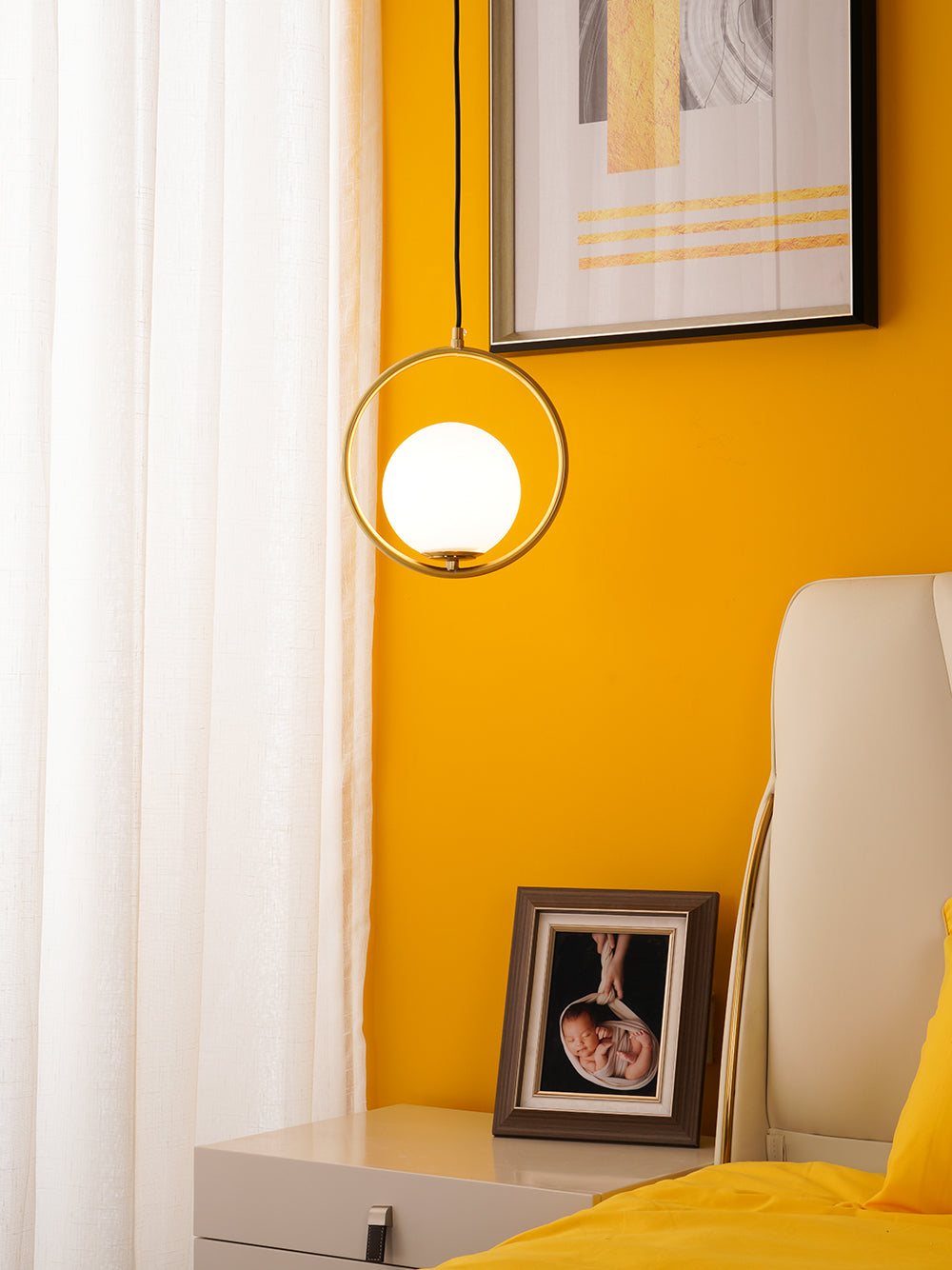 Astraea Modern Pendant Lamp for Elegant Living Spaces | Snurv