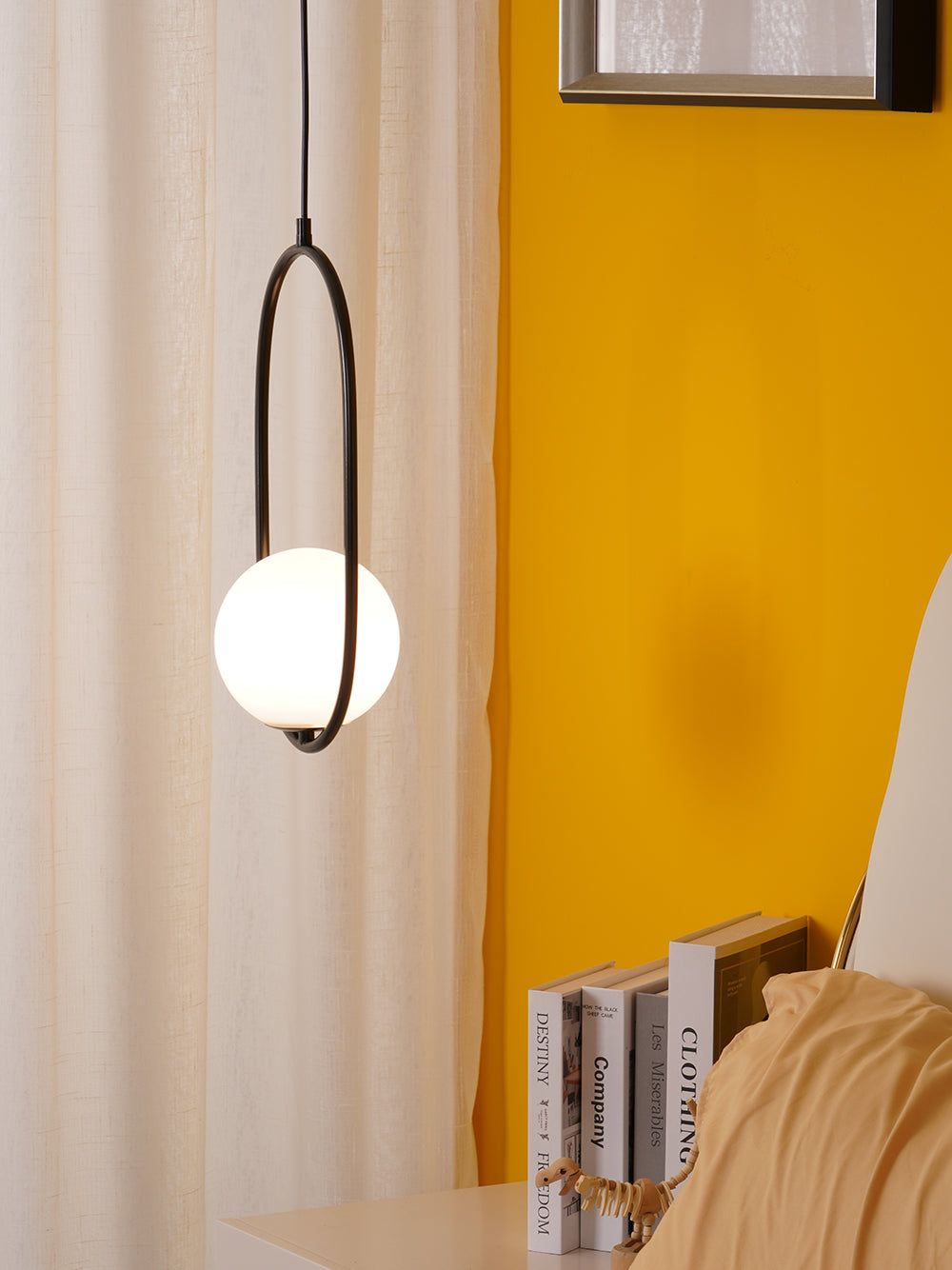 Astraea Modern Pendant Lamp for Elegant Living Spaces | Snurv