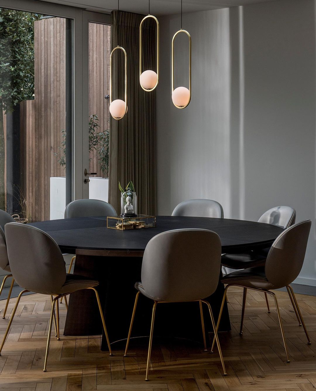 Astraea Modern Pendant Lamp for Elegant Living Spaces | Snurv