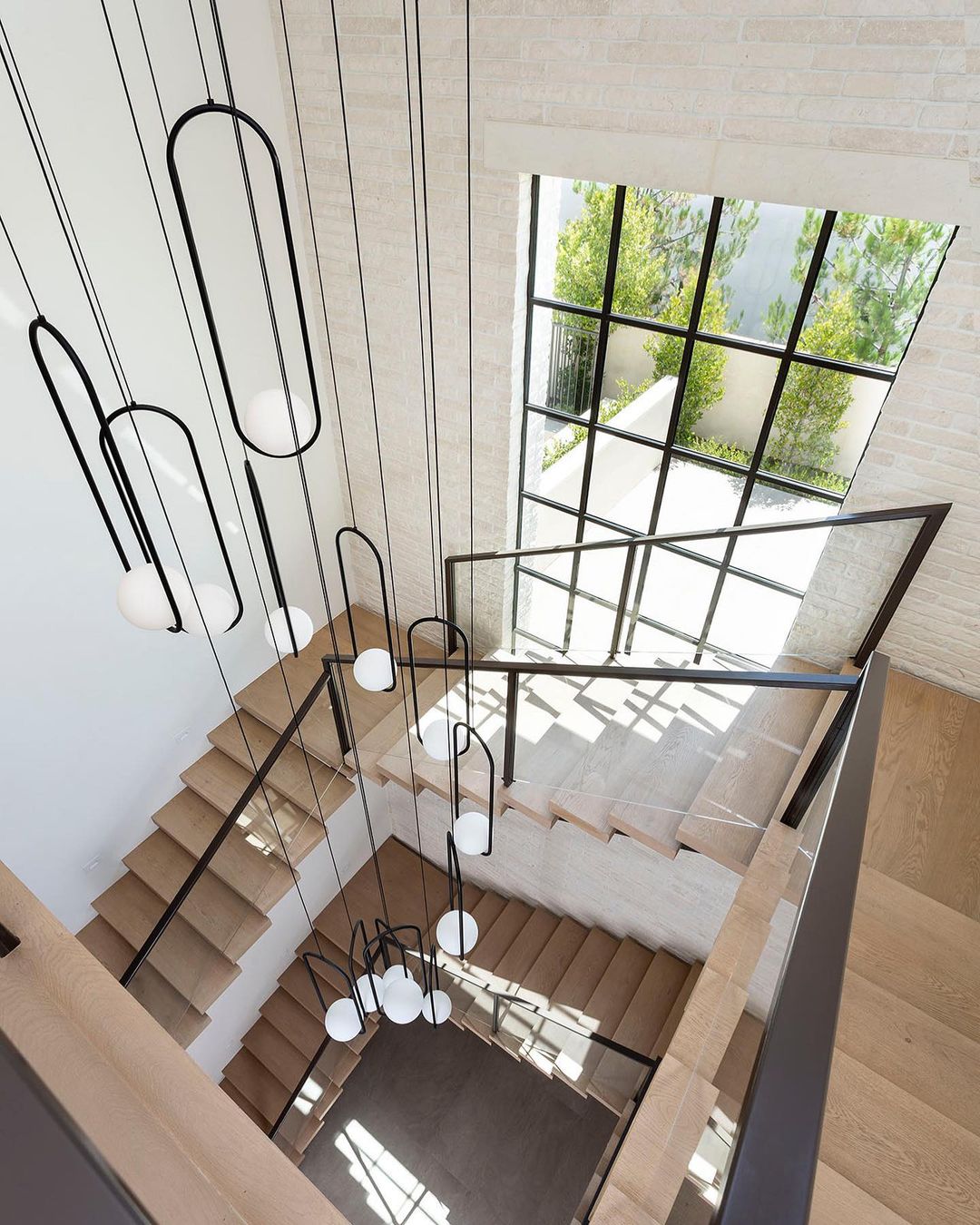 Astraea Modern Pendant Lamp for Elegant Living Spaces | Snurv