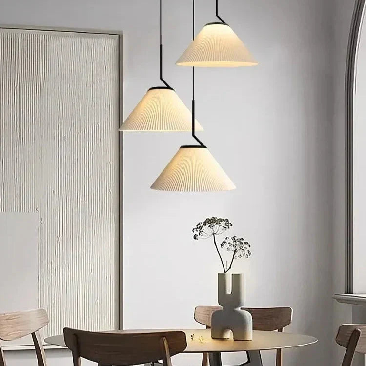Velora Cream Pleated Pendant Lamp With Warm Light And Soft Scandinavian Style | Snurv