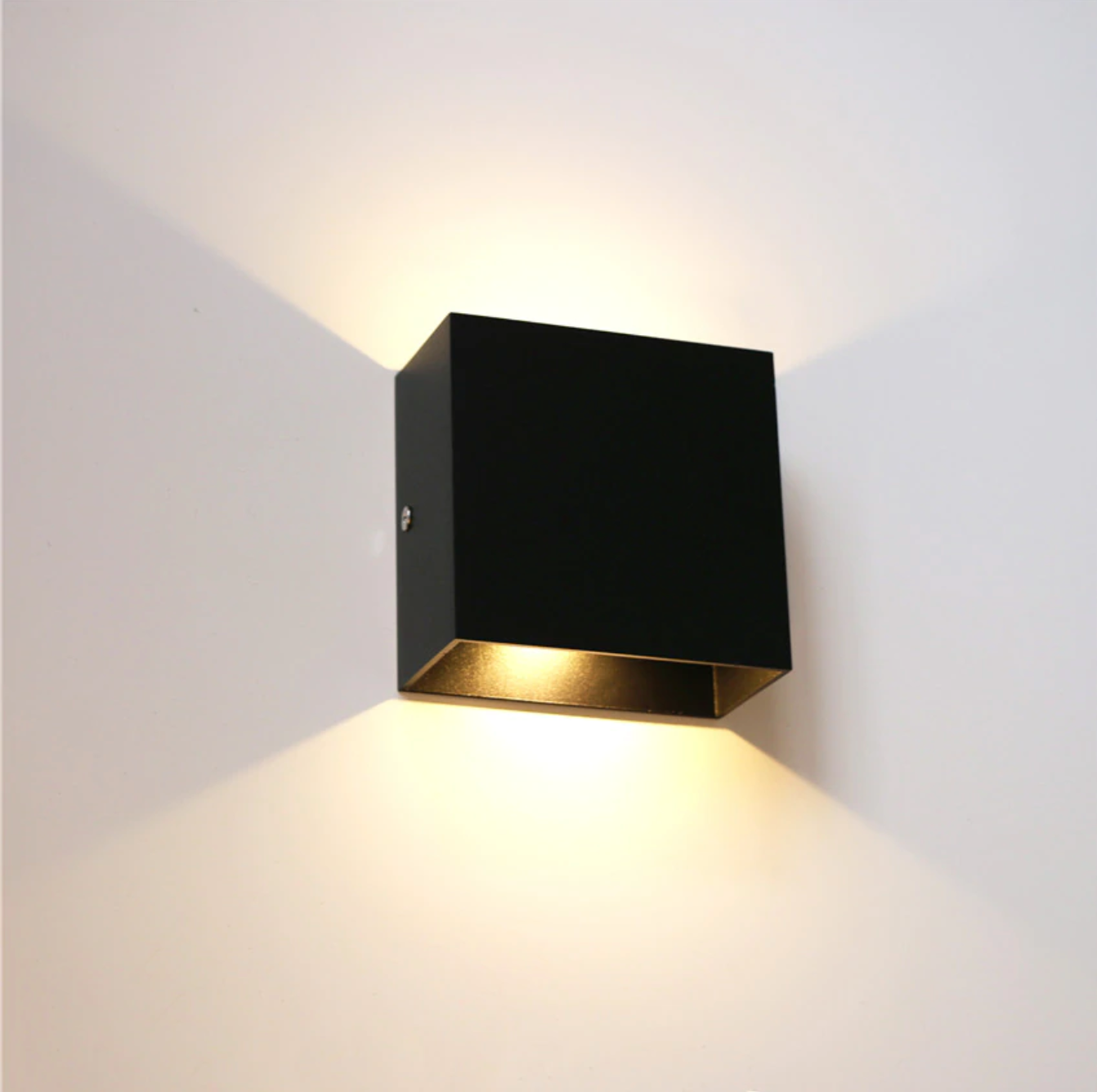 Kavren | Metal Cube LED Wall Sconce | Knesse