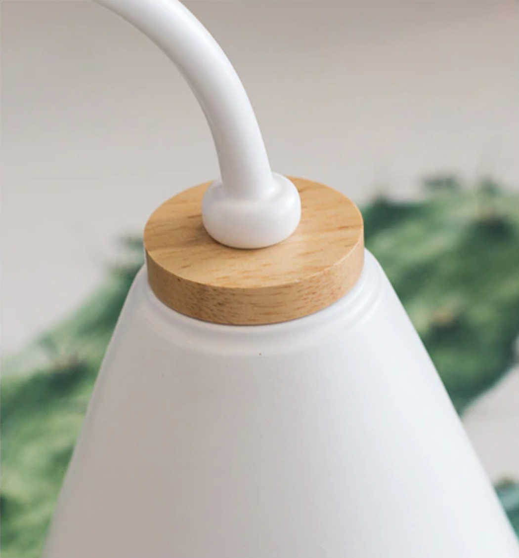 Maris | Curved Wood and Metal Wall Sconce | Knesse