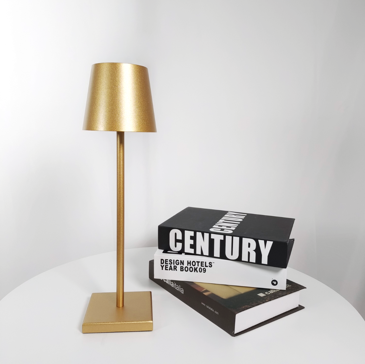 Petite Cordless LED Table Lamp | Knesse