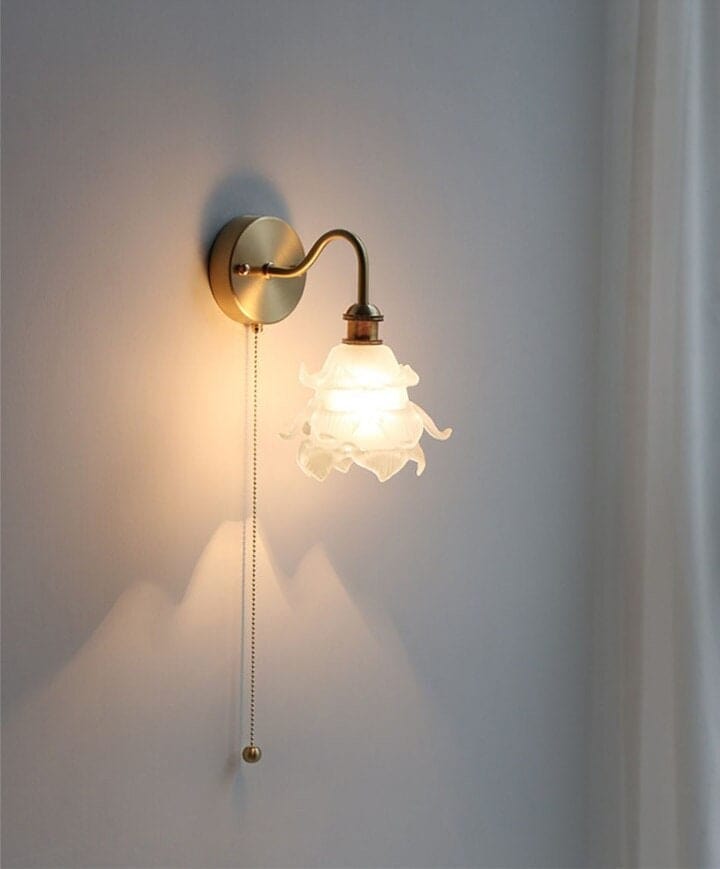 Mariselle Layered Glass Flower Wall Light in Vintage Style with Bulb Included | Knesse