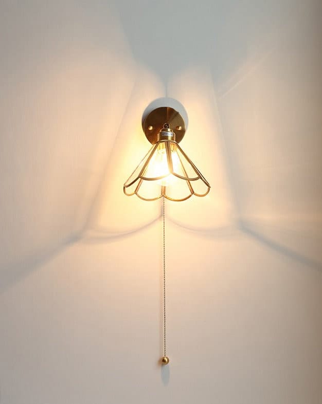 Liora Vintage-Style Glass Flower Wall Light With Bulb Included | Knesse
