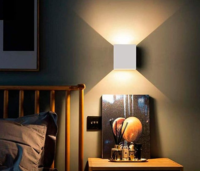 Kavren | Metal Cube LED Wall Sconce | Knesse