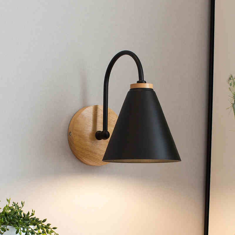 Maris | Curved Wood and Metal Wall Sconce | Knesse