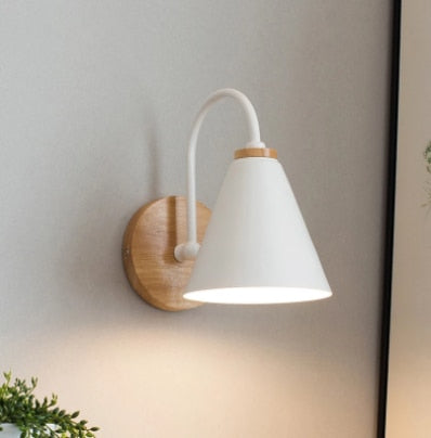 Maris | Curved Wood and Metal Wall Sconce | Knesse